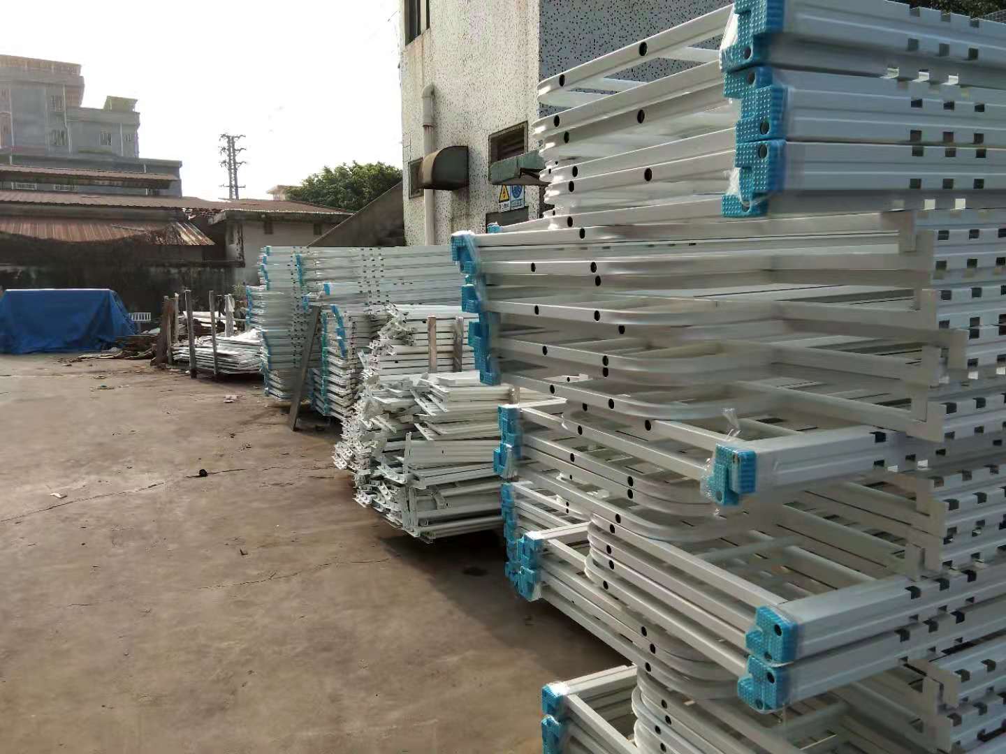 廠區(qū)堆滿鐵床怎么辦？