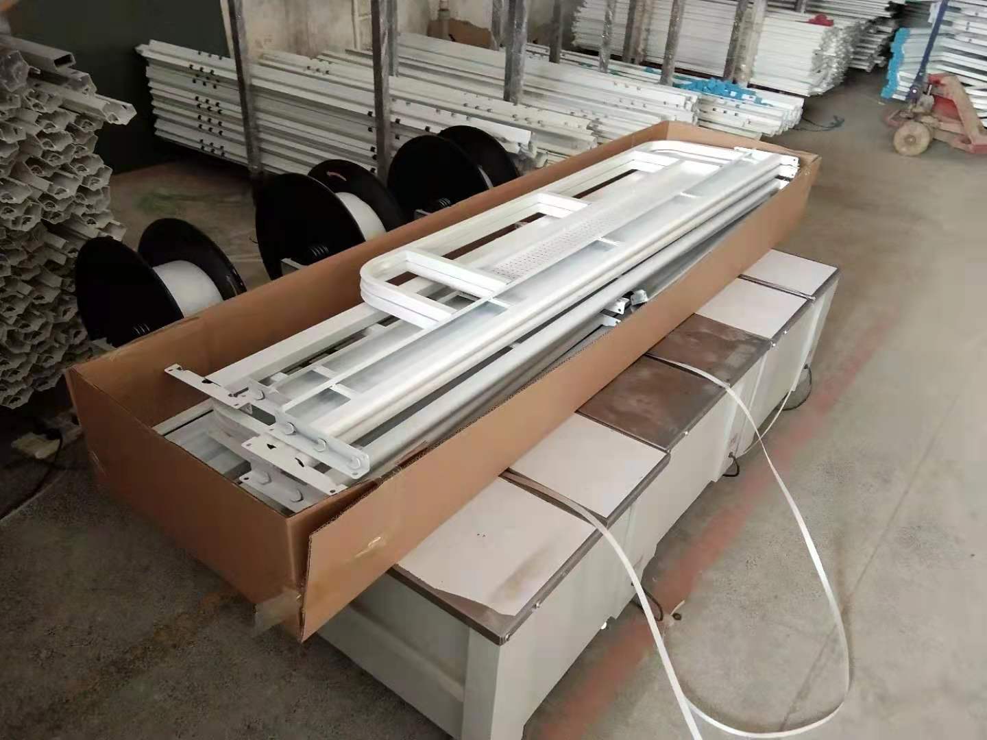 廠區(qū)堆滿鐵床怎么辦？