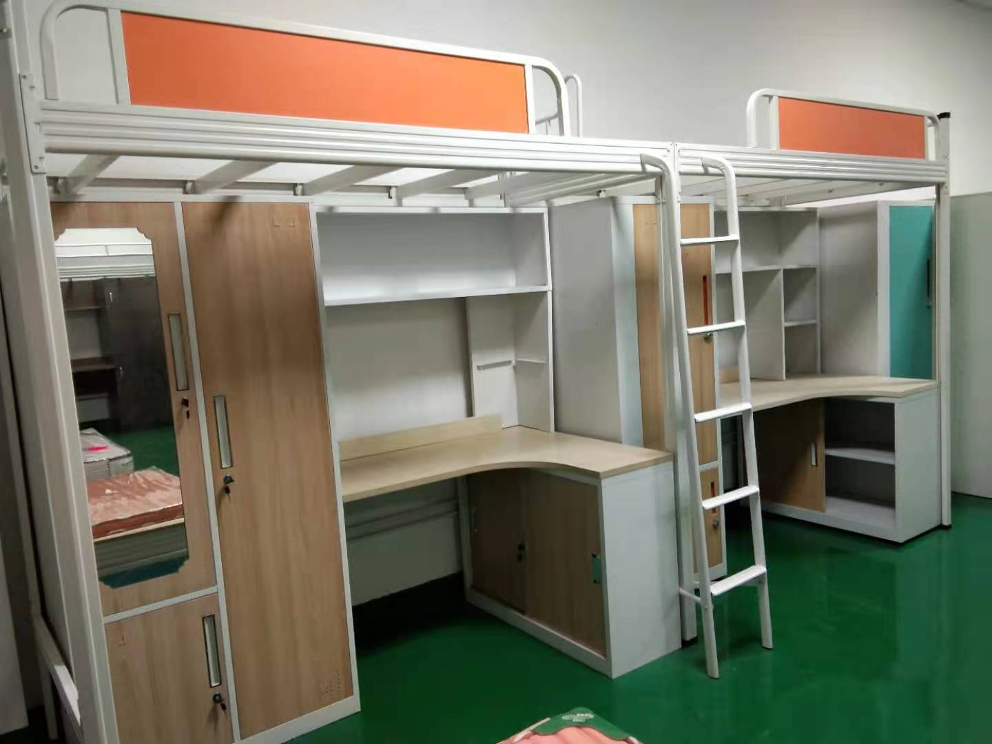 給孩子睡雙層鐵床時(shí)，需要考慮哪些事？