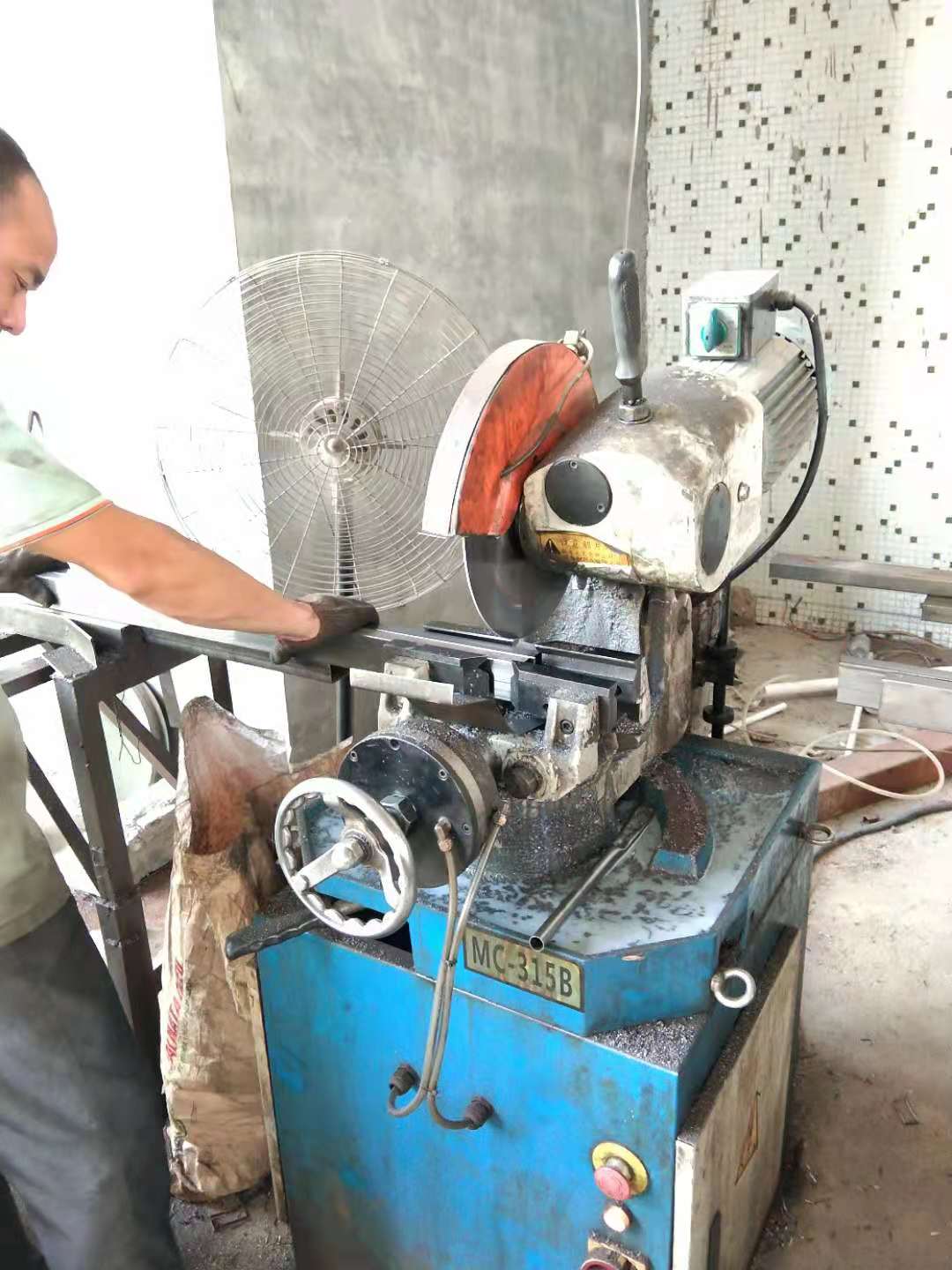 宿舍雙層鐵床生產制造工藝